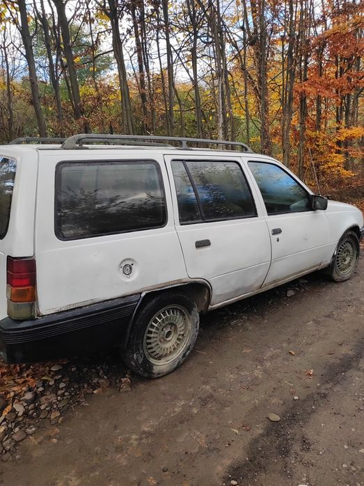 Опель кадет уневерсал