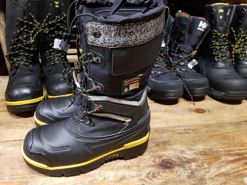 Buty robocze DAKOTA rozm 41 wkł 27 cm S3