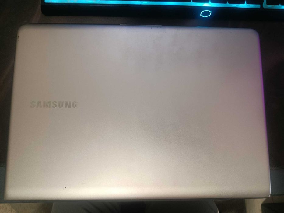 Portátil Samsung NP535U