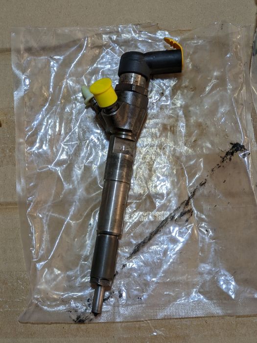 Форсунки дизельні 166006212r k9k 1.5