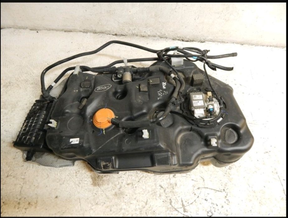 Топливний бак HYUNDAI Tucson 1.6 hibrid 2022 рік