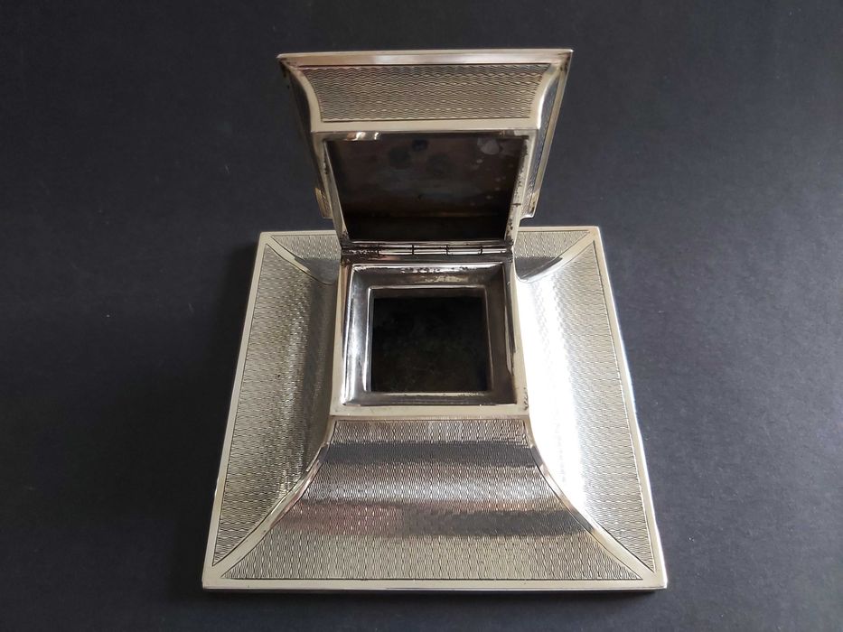 srebrny zabytkowy kałamarz