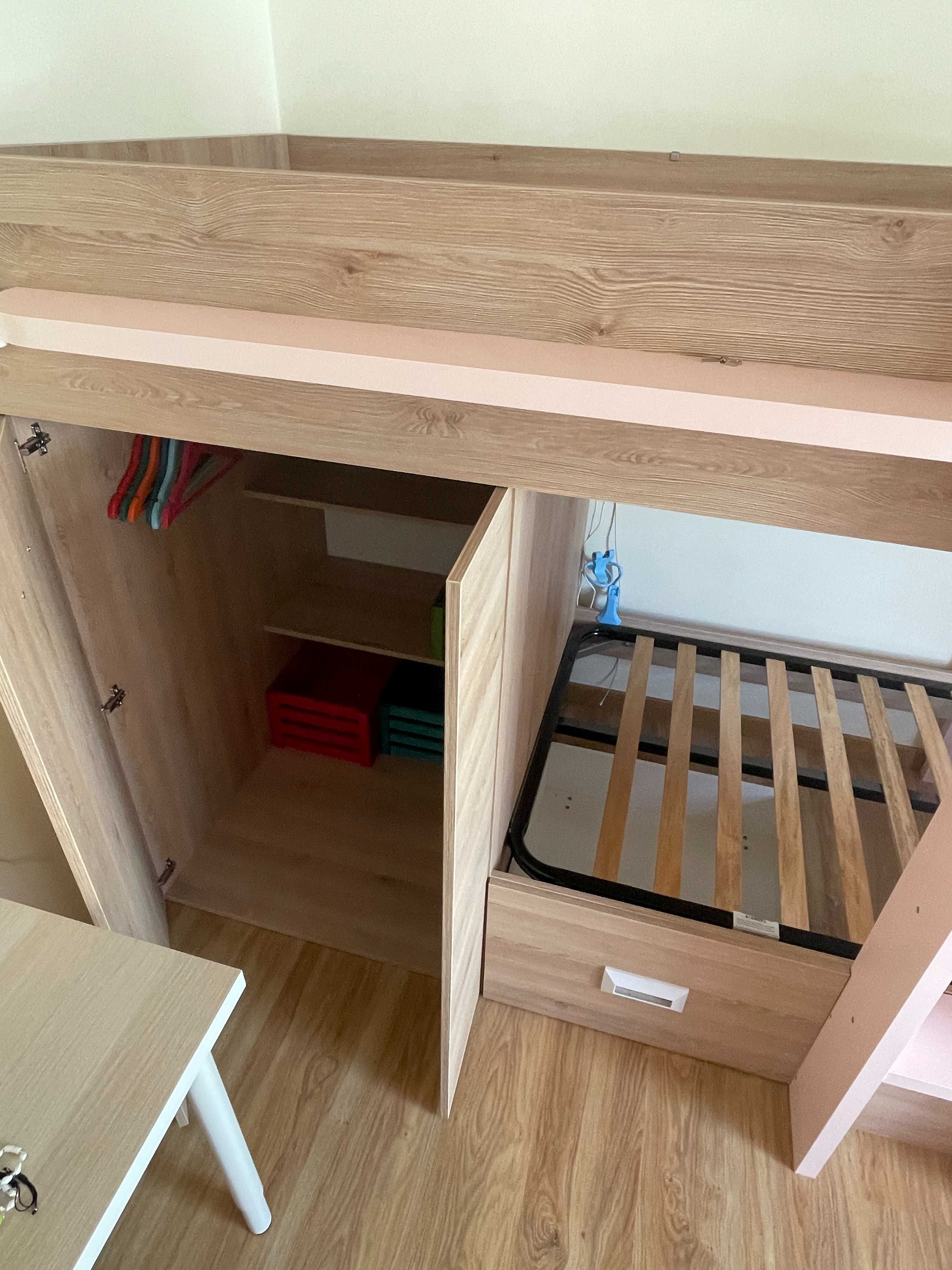 Beliche (2 camas, bunk bed) com colchões, gavetas e arrumação