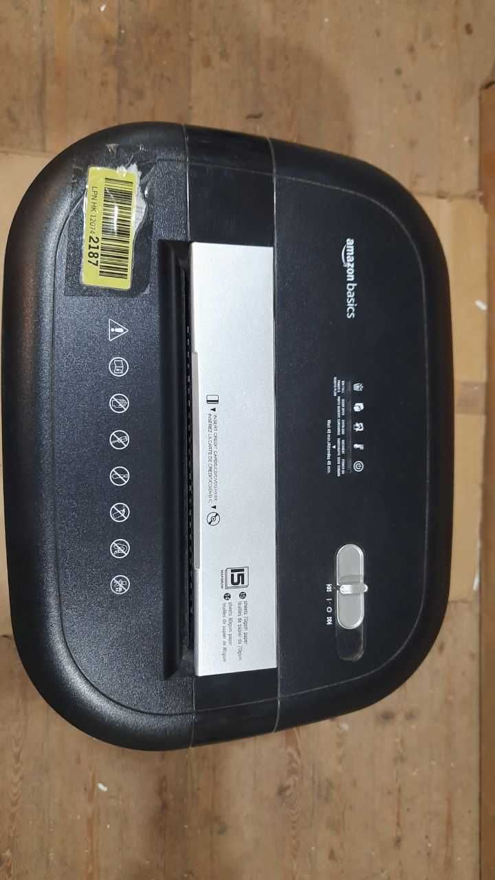 AmazonBasics поперечний шредер знищувач паперу компакт-дисків кредиток