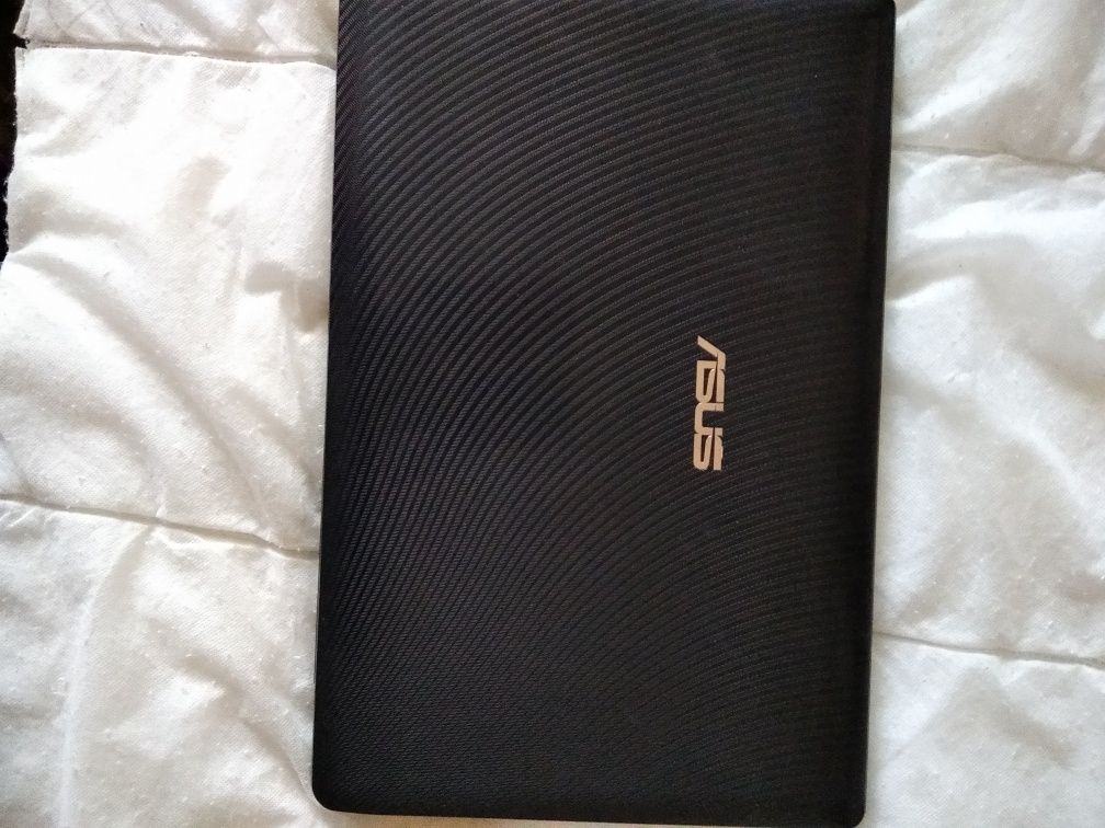 Продаю ноутбук ASUS