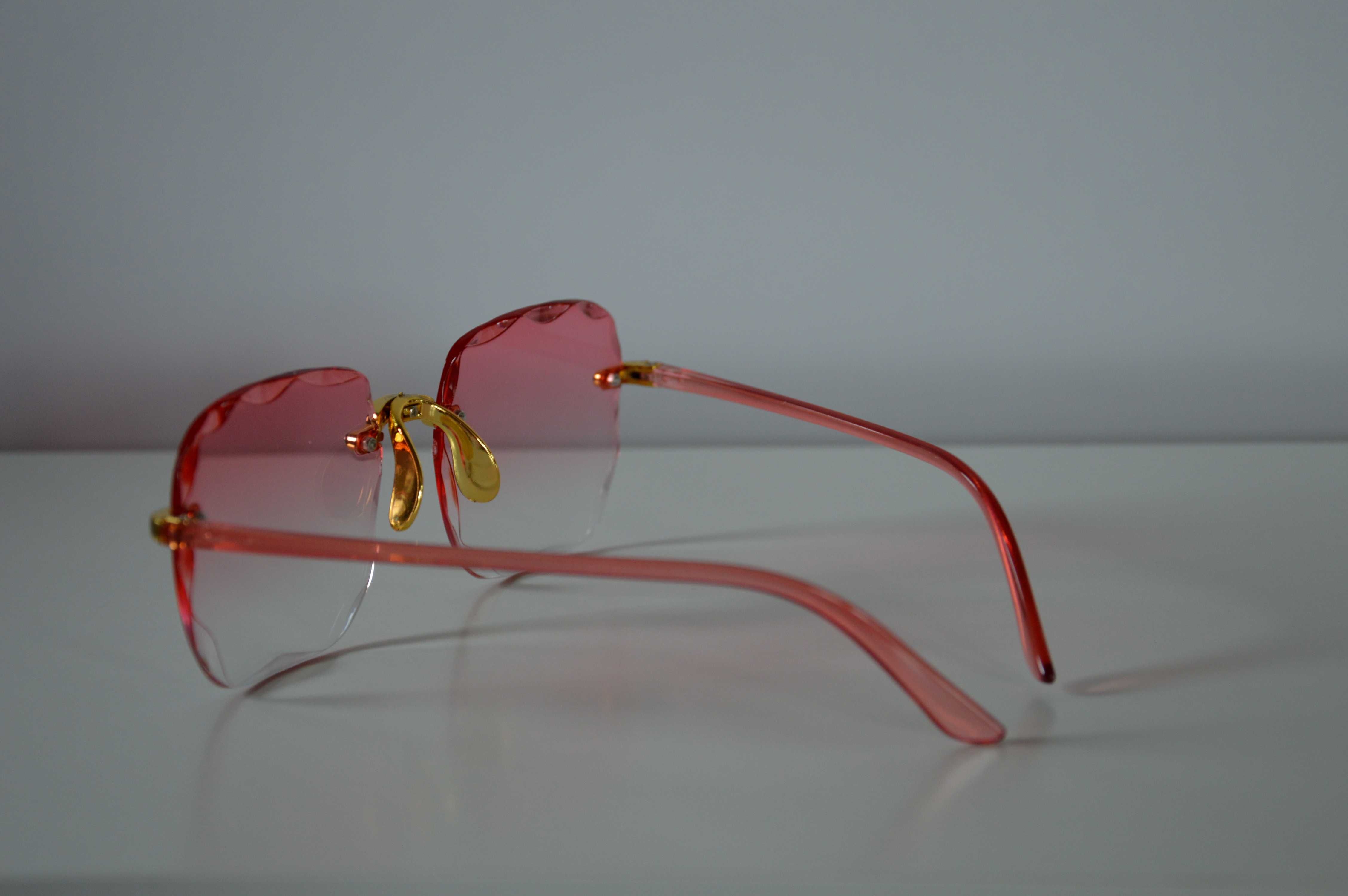 Diamentowe okulary przeciwsłoneczne damskie bezramkowe pink kwadratowe