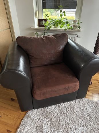 Fotel skórzany z materialowym siedziskiem