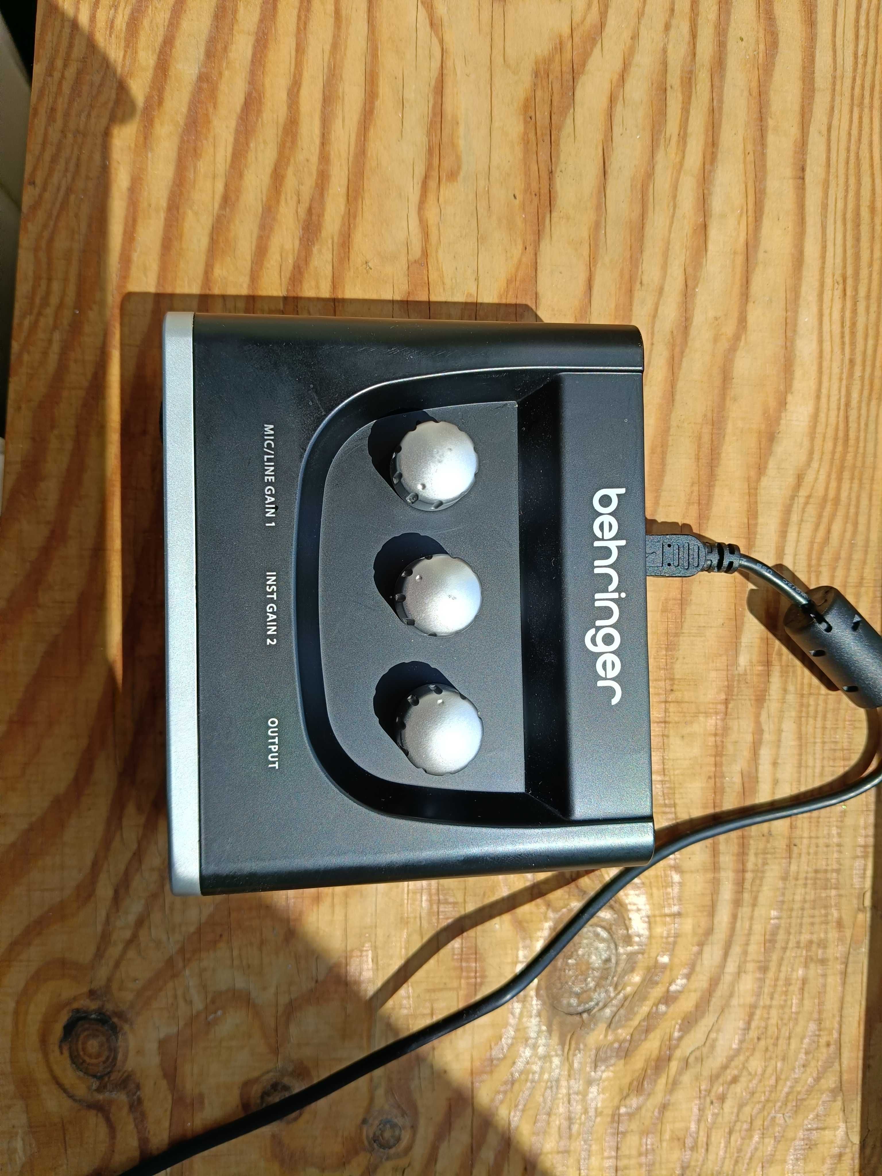 Behringer U Phoria UM2