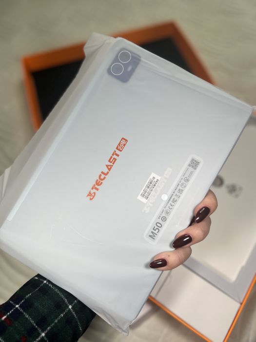 Планшет Teclast m50 із клавіатурою мишкою та пенсіл і навушниками