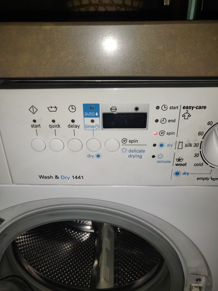 Siemens WDI-1441EU стирально сушильная машина. Встраиваемая