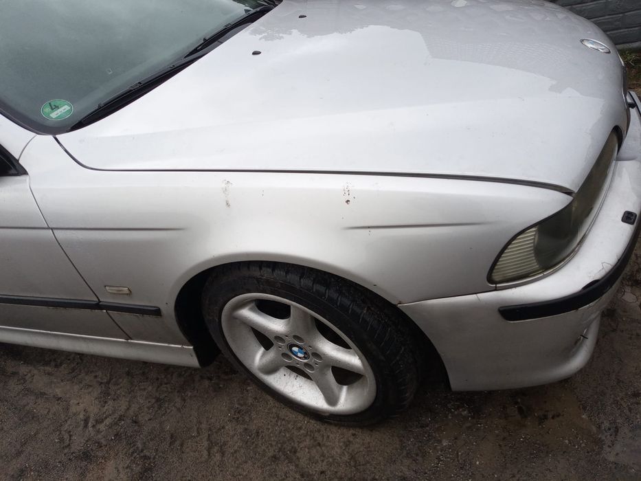 Bmw e39 przedni prawy blotnik titansilber metallic