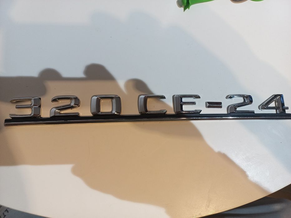 Emblemat Mercedes w124 320CE-24