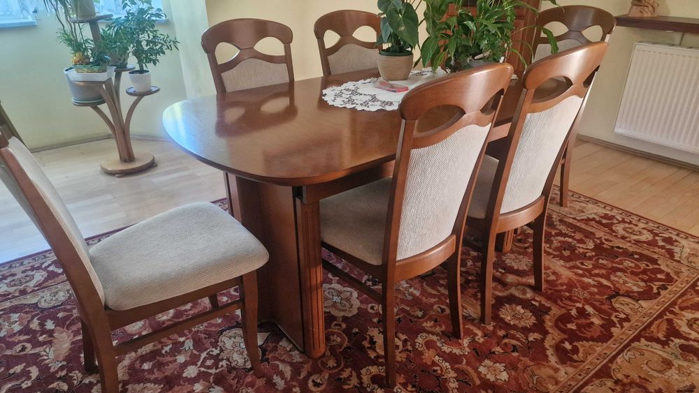 Komplet mebli do salonu stół krzesła komoda stan bardzo dobry