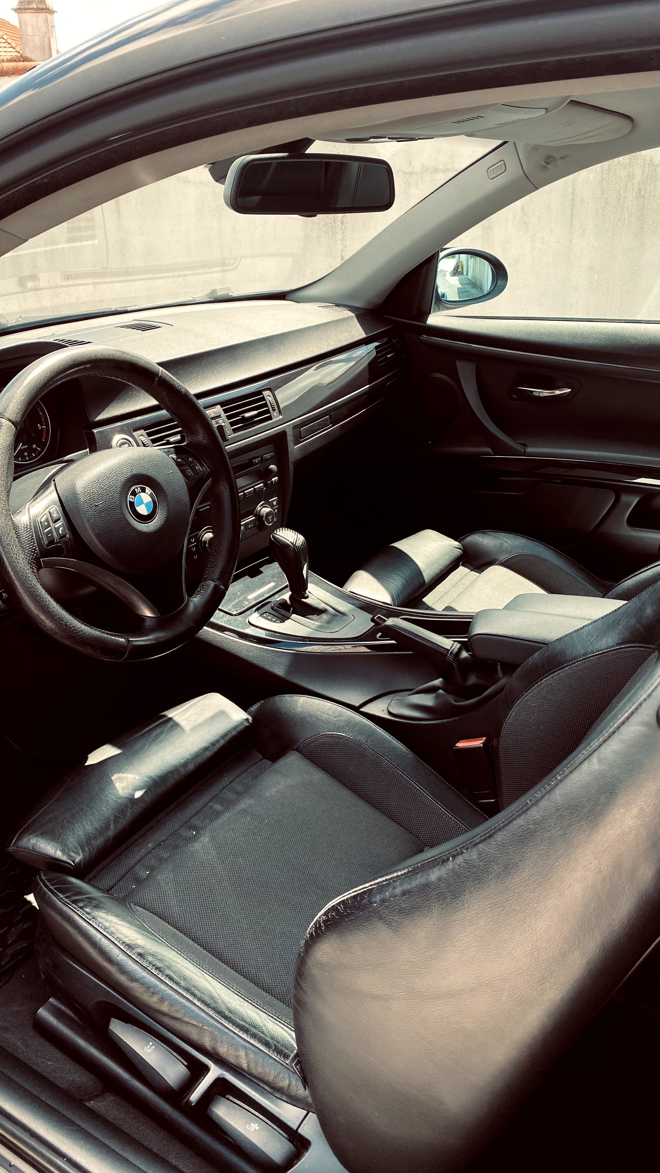 BMW 320d Coupe com Motor Novo