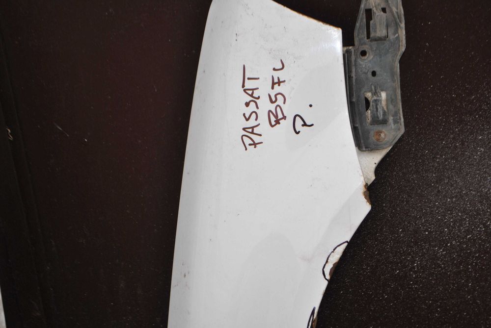 Błotnik prawy Vw Passat B5fl