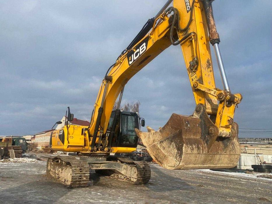 Ескаватор JCB 330