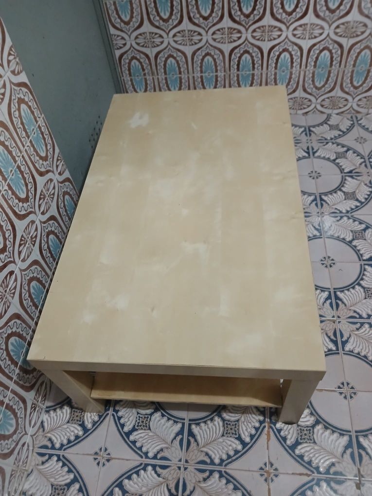Mesa centro de sala em bom estado