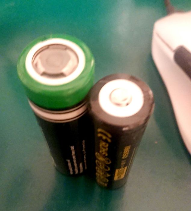 Zestaw ARMYTEK Wizzard Akumulator 5000Mha 21700 oraz 18650 Sofirn 3000