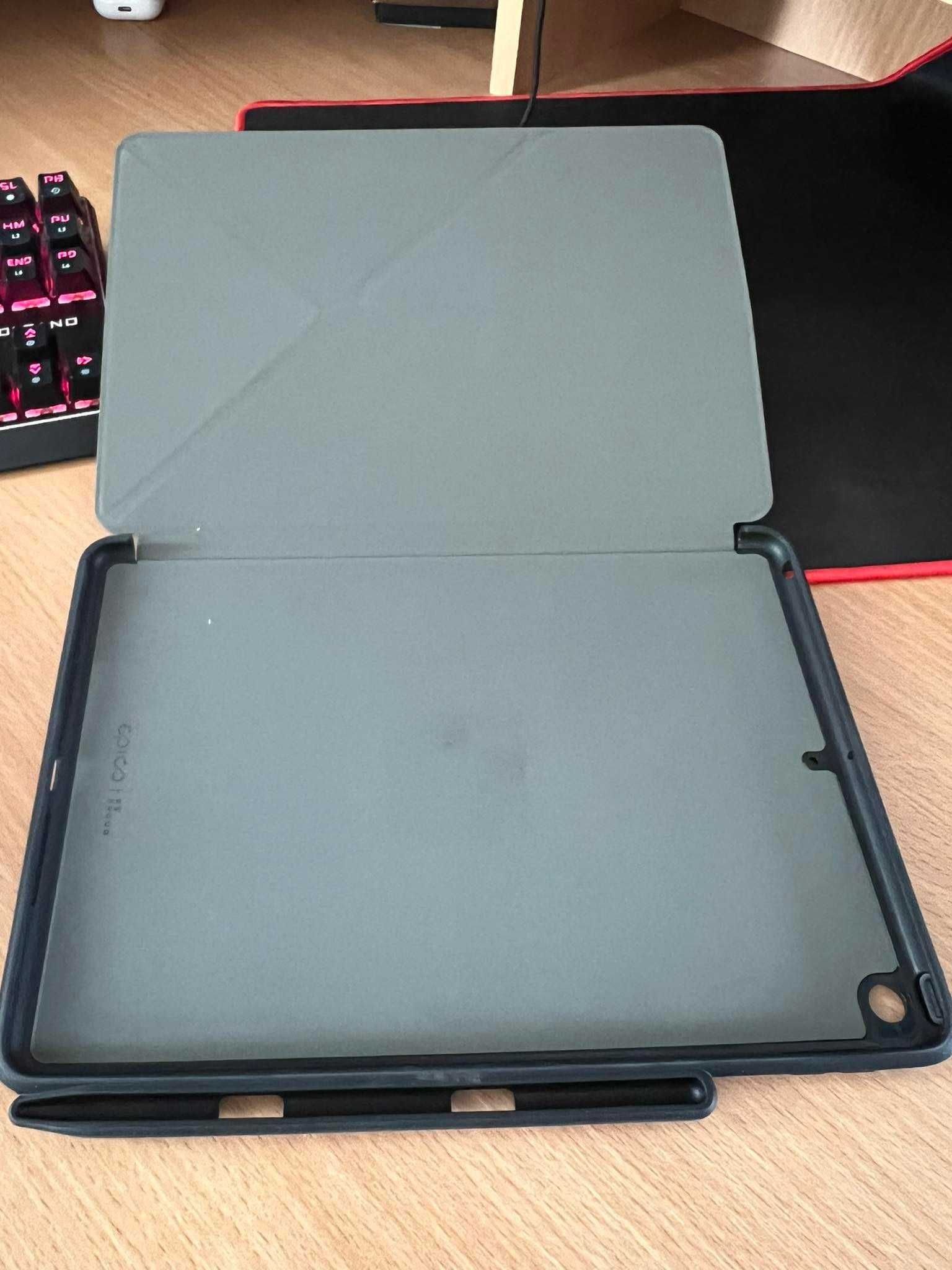 Epico Pro Flip Case black - etui dla iPad 10,2