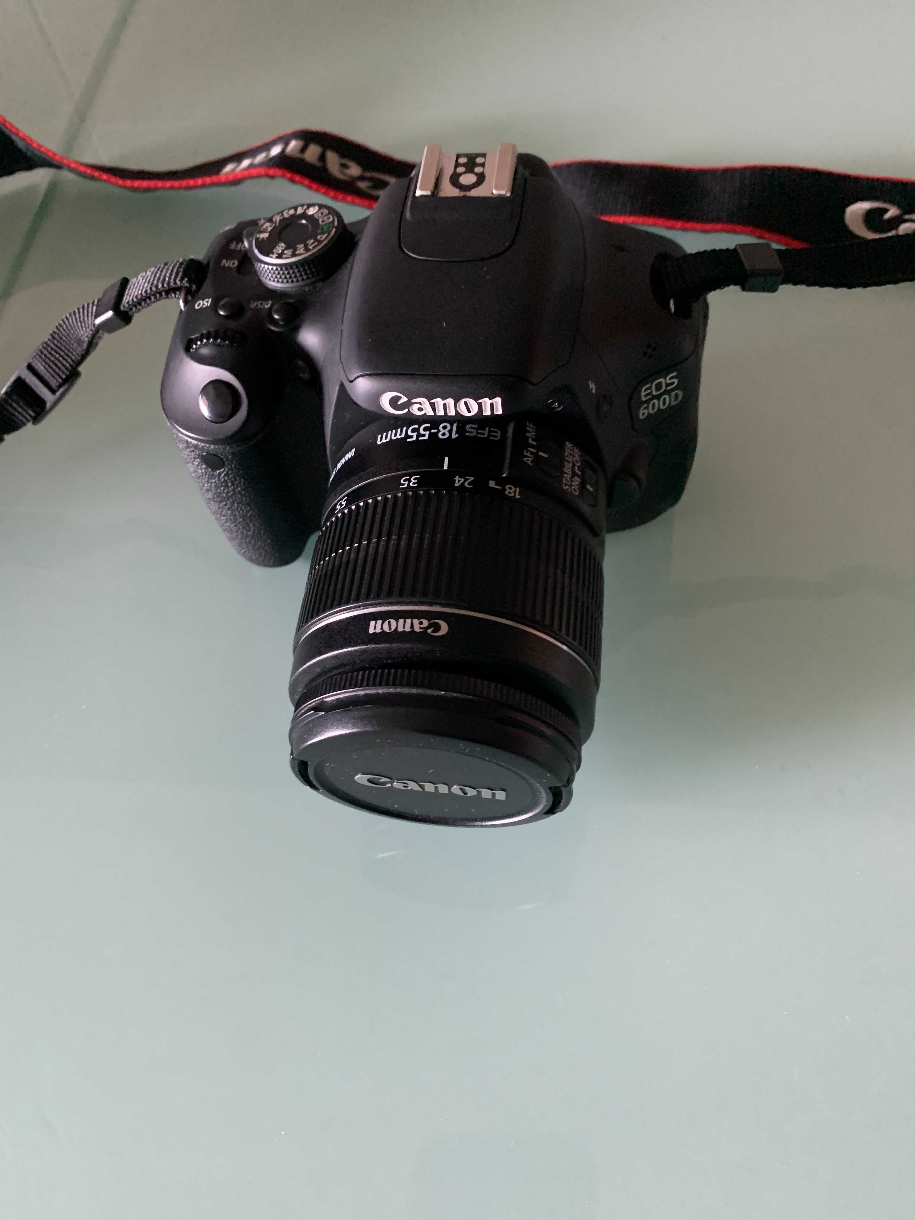 Máquina Fotográfica Canon EOS 600D Reflex. NOVA