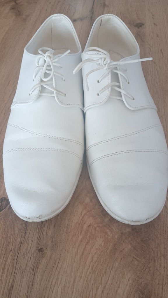 Buty komunijne  chłopięce 23,5cm