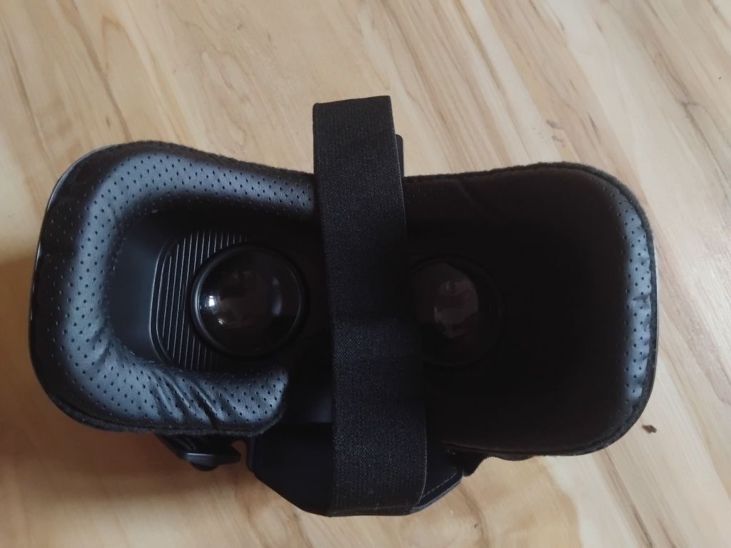 Czarne gogle VR!