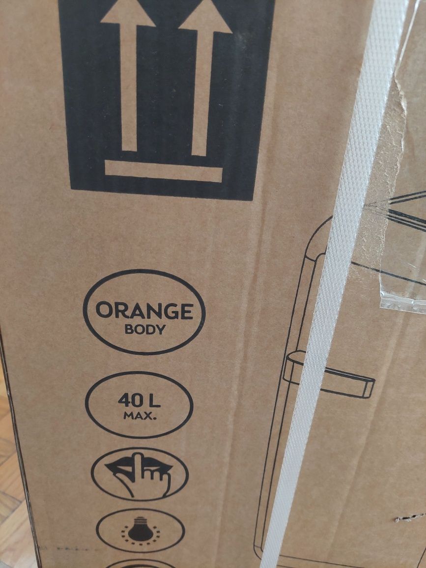 Lodówka FIRST AUSTRIA Orange 40 L