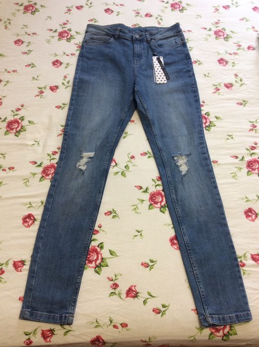 Продам новые женские джинсы