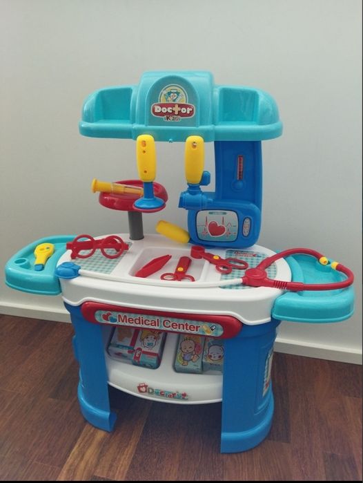 Mesa de médico infantil