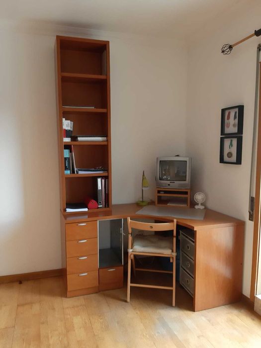 Mobília para quarto de criança ou adolescente.