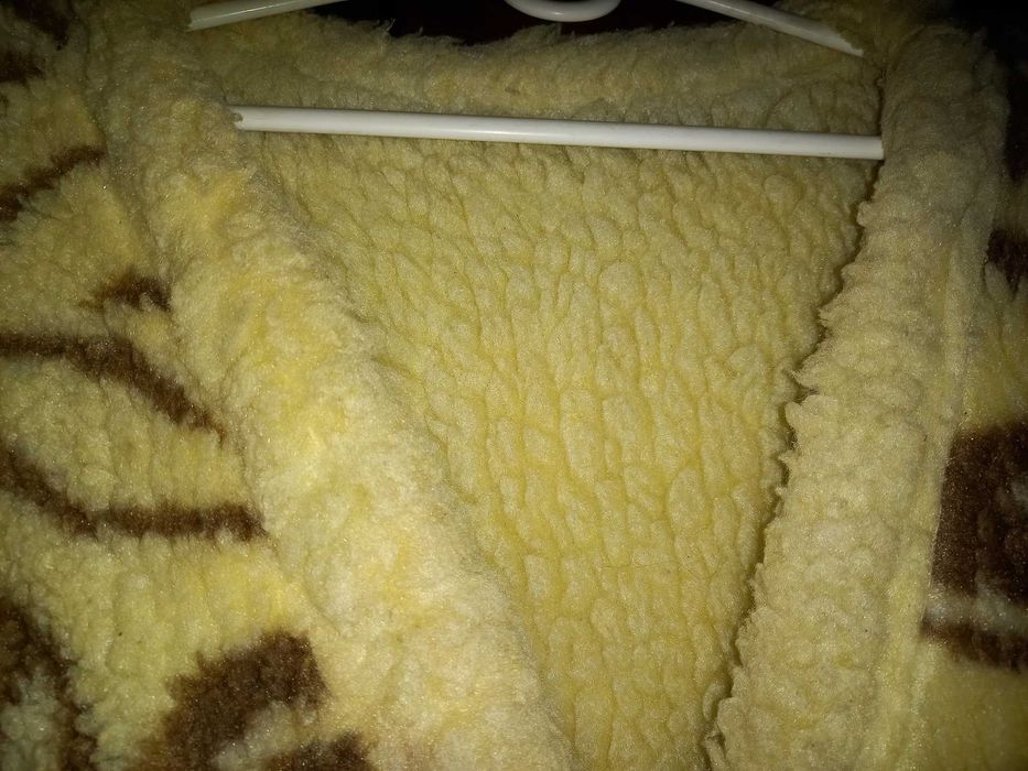 Продаются теплые жилетки из овчины