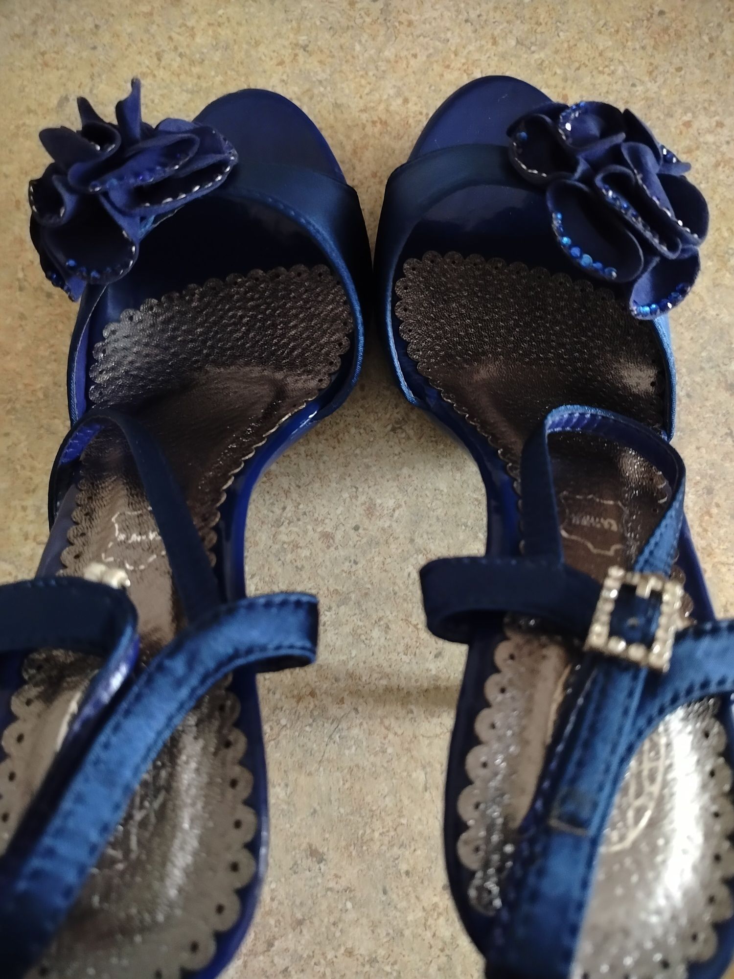 Eleganckie szafirowe buty, NOWE 39