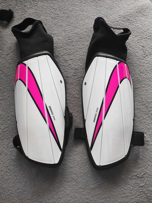Ochraniacze Nike na piszczele r.L