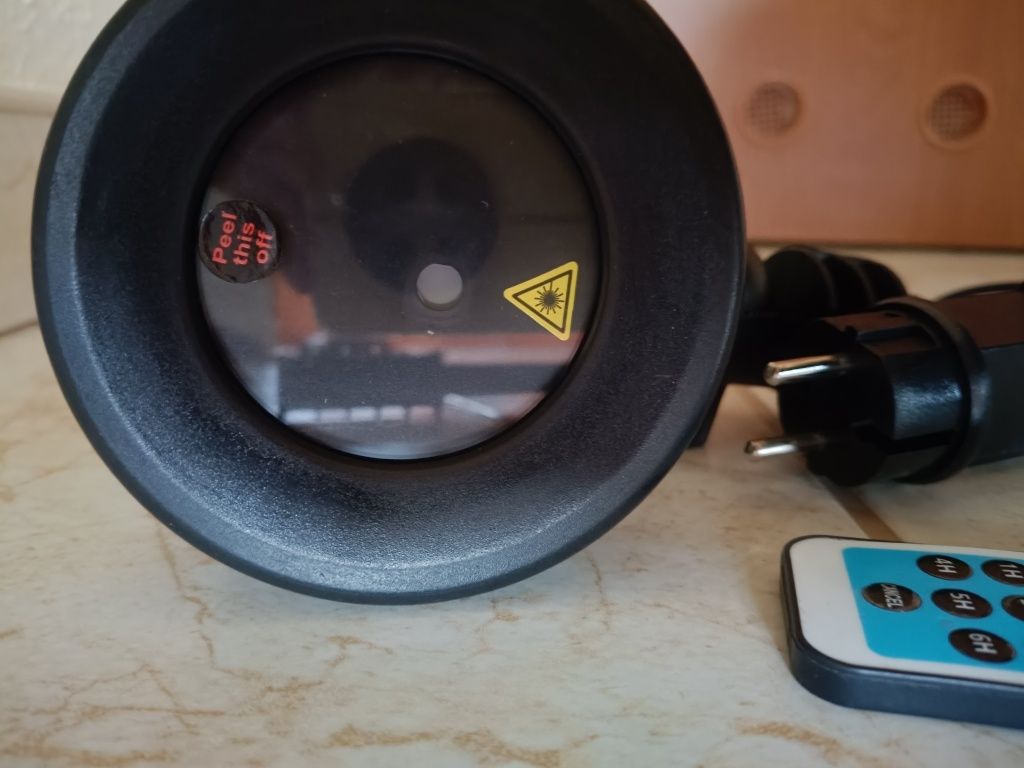 Projektor LED na ścianę lub dom