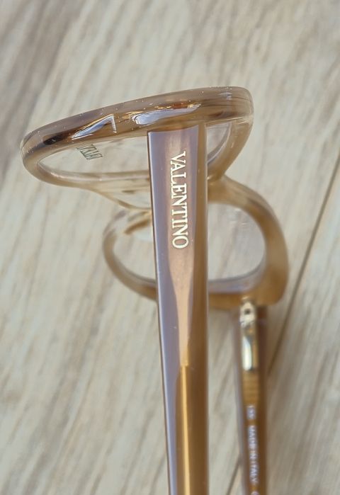 Елегантні оправи для окулярів в карамельному колорі  V2604 Valentino!