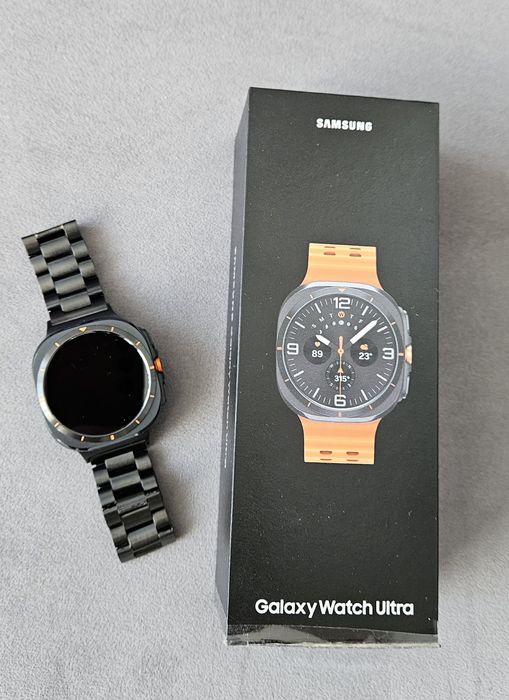 - Samsung Galaxy Watch Ultra + Ładowarka Duo Samsung -
