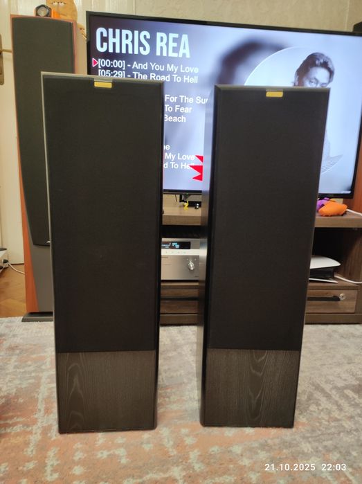 Jamo CREDO 300 6 Ohm Колонки та підставки