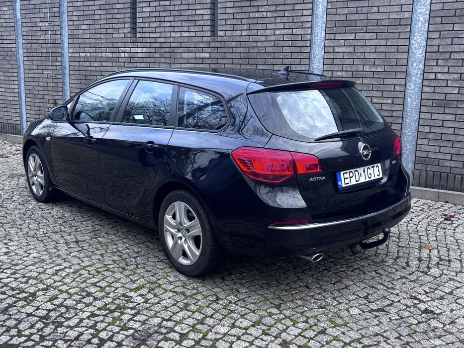 Opel Astra J Sports Taurer 2.0 CDTI 165KM Automatik Navi