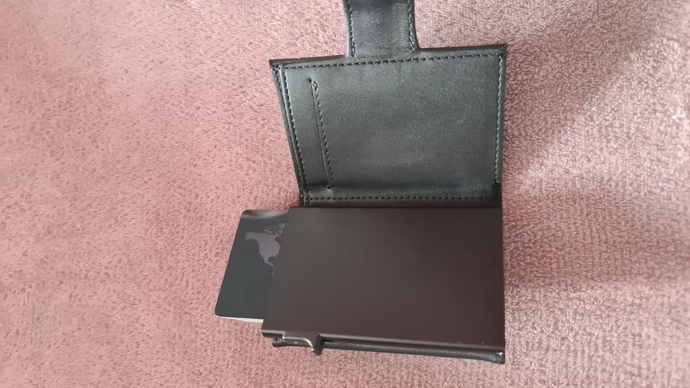 Carteira para 10 cartoes tipo credito,inibidora de contactless  nova