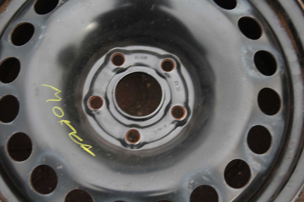 16 Felgi stalowe OPEL MOOKA