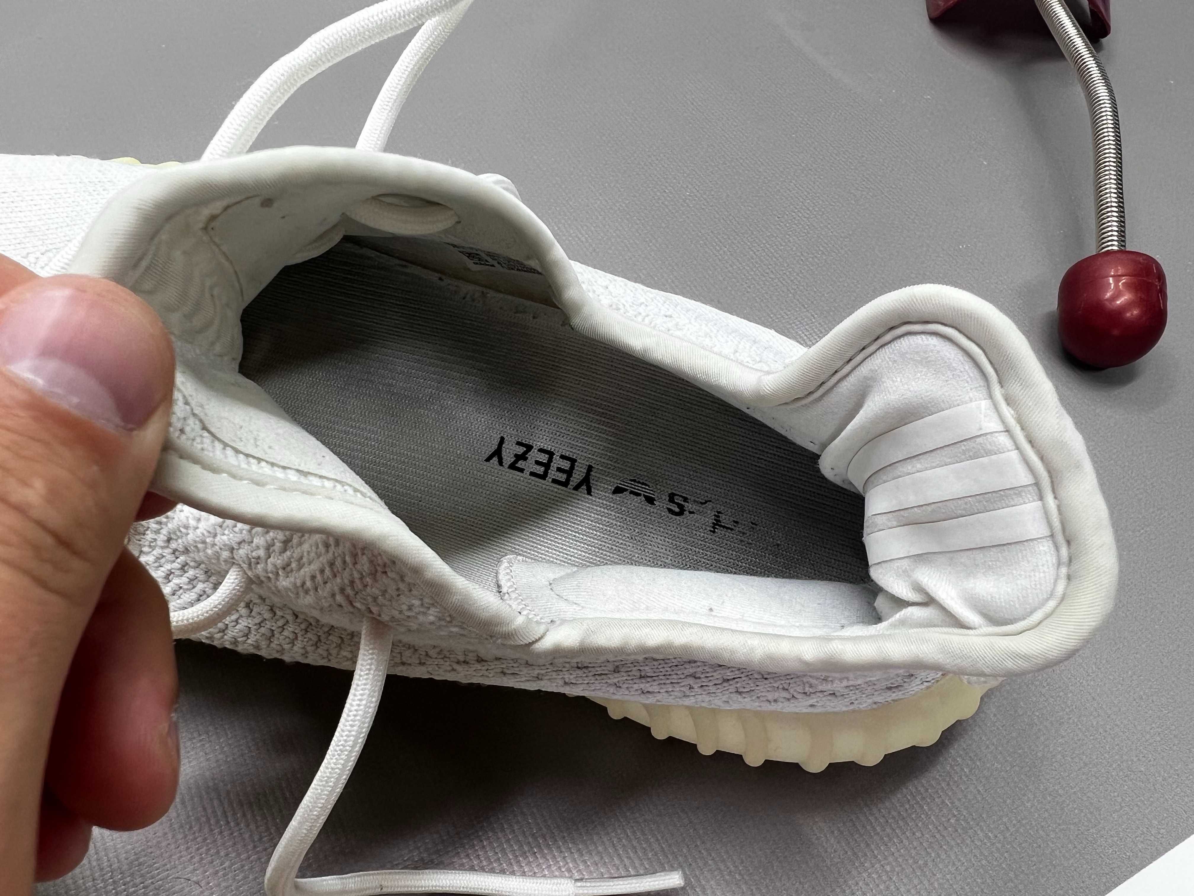 Adidas Yeezy Boost 350 V2 Cream White Оригинал Размер 48 маломерят