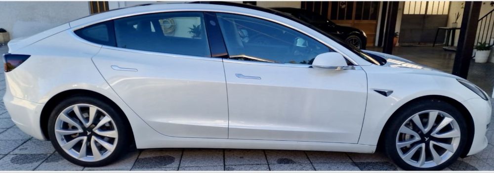 Tesla model 3 AWD Long Range Dual Motor