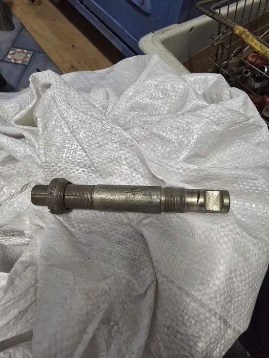 NOWA OŚ suportu do roweru zzr ROMET PRL