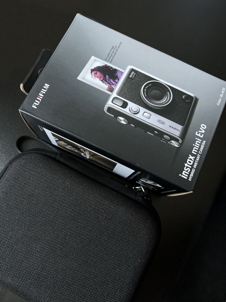 Камера моментального друку Fujifilm Instax Mini EVO Black