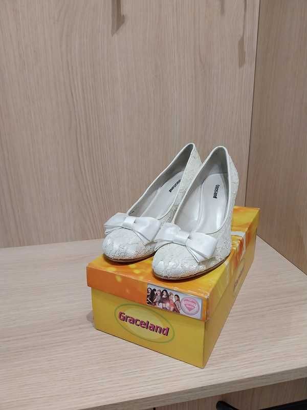 buty ślubne ecru