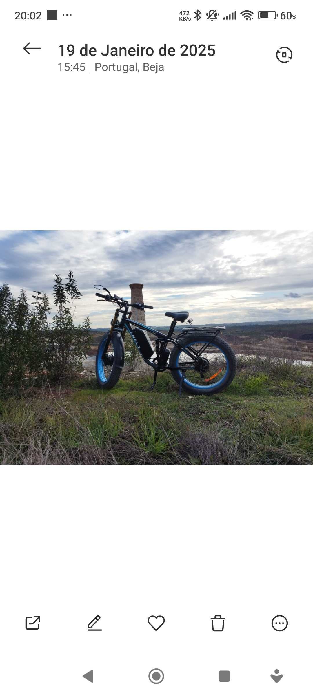 Bicicleta elétrica como nova