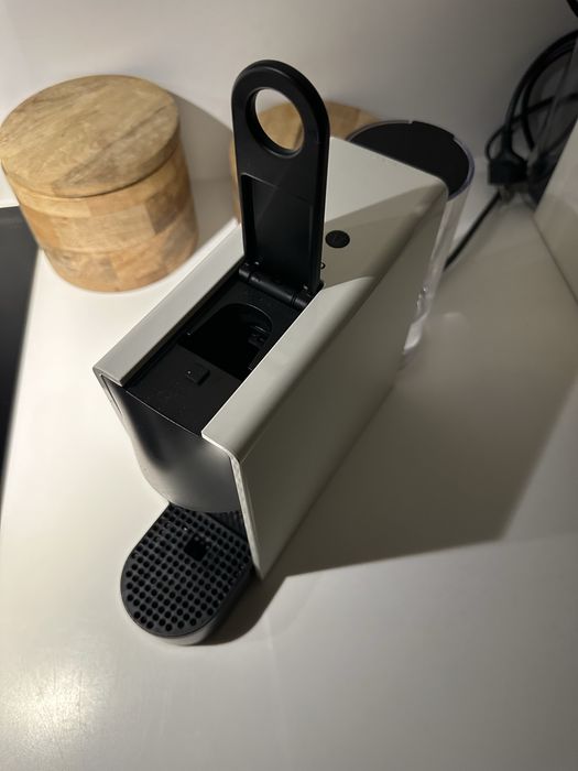 Maquina Nespresso branca - como nova