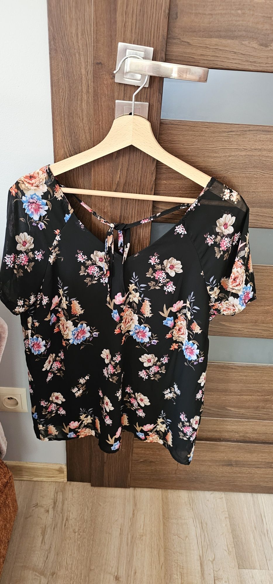 Bluzka w kwiaty XL