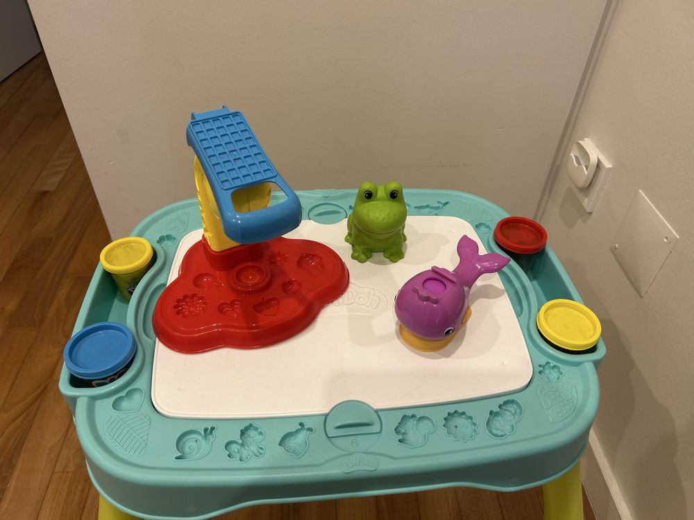 Mesa atividades plasticina