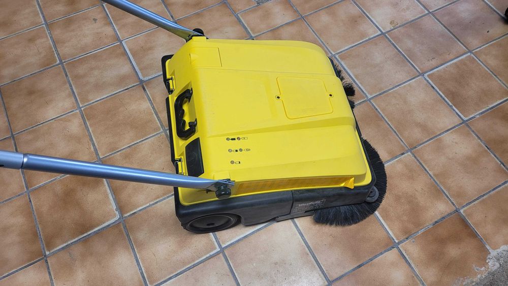 zamiatarka akumulatorowa